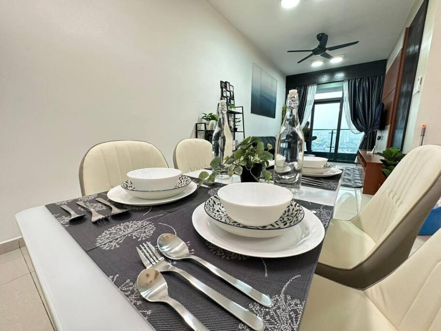 Legasi At Kampong Bahru With Full Kl View, 10Min Walk Train Station & Klcc Apartment Куала Лумпур Екстериор снимка
